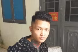 Đâm trọng thương hàng xóm rồi mang theo hung khí bỏ trốn