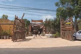 Bình Thuận phạt tiền cơ sở ăn uống tính thùng bia gần 1 triệu đồng