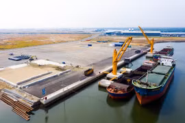 Đưa vào khai thác cảng cạn Phú Mỹ, nâng cao năng lực vận tải