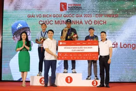 Trao cúp Vô địch Golf Quốc gia năm 2023 - Cúp VinFast