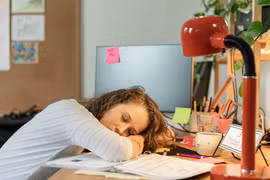 Loạt doanh nghiệp ở Anh thu hút lao động Gen Z bằng ‘thứ Sáu nghỉ việc sớm’