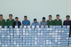 Bắt 5 đối tượng buôn bán hơn 4 tạ pháo nổ từ nước ngoài về Việt Nam