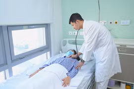 Bị ô tô tải đè lên ngực, bệnh nhân đã được bác sĩ cấp cứu thành công