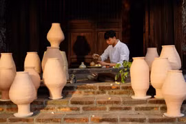 Khoác áo mới cho gốm “be chạch” Bát Tràng