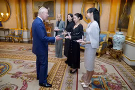 BlackPink được trao Huân chương đế chế Anh từ Vua Charles III