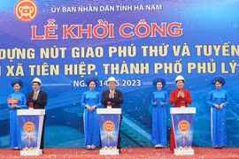 Chủ tịch Quốc hội Vương Đình Huệ dự lễ Khởi công dự án nút giao Phú Thứ tại Hà Nam