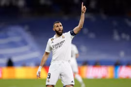 Tiền đạo Karim Benzema chính thức chia tay Real Madrid