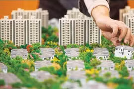 Trung Quốc: Doanh số bán nhà giảm trong bối cảnh số ca nhiễm Covid tăng vọt