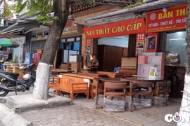 Bài 2: Kiến An (Hải Phòng): Ai cho tiểu thương bày bán hàng trên vỉa hè?