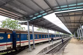Hành khách đổi, trả vé tàu dịp cao điểm vận tải hè 2023 thế nào?