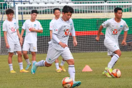 Bầu Đức tuyên bố khởi kiện VPF