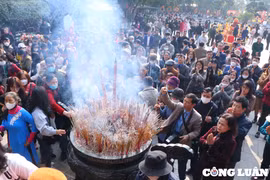 Phú Thọ: Hàng nghìn người tham dự lễ tri ân công đức Tổ Mẫu Âu Cơ