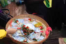 Bắc Ninh nghiêm cấm hát quan họ ngửa nón nhận tiền ở hội Lim