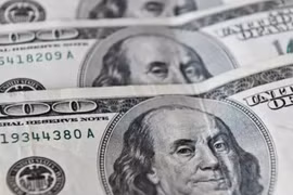 Đồng USD: “Cắm đầu” ở “chợ đen”, lên đỉnh 2 tuần ở châu Á