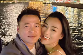 'Shark Bình' lái siêu xe Maybach mang sính lễ hỏi cưới diễn viên Phương Oanh