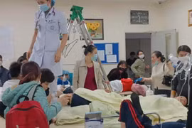 Hà Nội: Nhiều học sinh tiểu học Kim Giang nghi bị ngộ độc phải nhập viện cấp cứu