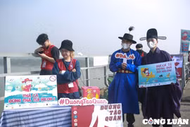 Thả cá tiễn 'ông Công, ông Táo', người dân đã có ý thức hơn về bảo vệ môi trường