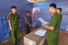 Khởi tố đối tượng dùng súng bắn người khác bị thương