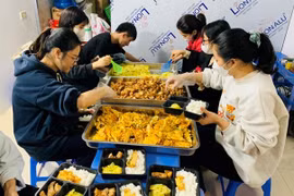 Hành trình thiện nguyện 10 năm ý nghĩa đằng sau những suất cơm giá 5.000 đồng