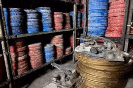 Nhà đầu tư Vivaso nói gì về việc hơn 300 cuộn phim nhựa bi hư hại?