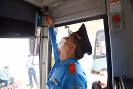 Khai thác dữ liệu từ thiết bị giám sát hành trình để xử lý xe khách vi phạm