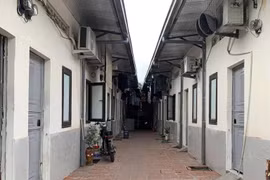 Nhà trọ đua nhau “chặt chém” giá thuê và phí dịch vụ, sinh viên nghèo khốn khổ
