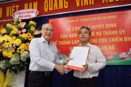 Trao quyết định thành lập Tạp chí Cựu chiến binh TP.HCM