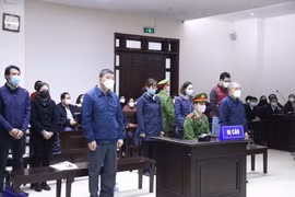 Đẩy nhanh tiến độ, đưa ra xét xử kịp thời các vụ án tham nhũng, kinh tế, chức vụ nghiêm trọng