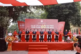 Khai mạc triển lãm Vĩnh Phúc - 60 năm làm theo lời Bác