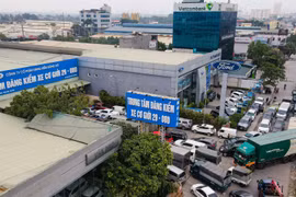 Hà Nội: Thêm trung tâm đăng kiểm mở cửa trở lại, cảnh sát giao thông hỗ trợ đăng kiểm