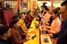 Độc đáo nghi lễ dâng trà bái sư trong lễ khai giảng của Nhân Mỹ học đường