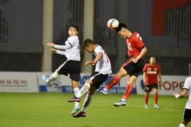 HLV Troussier không gọi 2 học trò cưng lên đội U23 Việt Nam