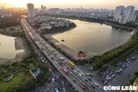 Người dân đổ về quê nghỉ lễ 2/9, các tuyến đường cửa ngõ Thủ đô ùn ứ