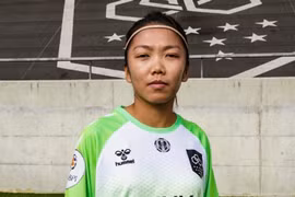Tiền đạo Huỳnh Như gia hạn với Lank FC