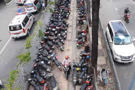 Đề xuất giao tư nhân giám sát thu phí vỉa hè tại TP. HCM