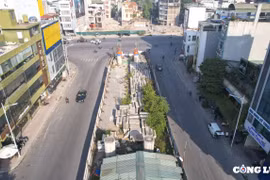Hà Nội: Phân luồng, tổ chức giao thông nút giao Hồng Tiến - Nguyễn Văn Cừ