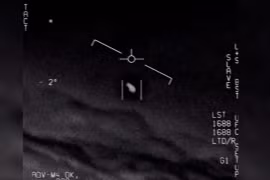 Mỹ theo dõi hơn 650 trường hợp nghi liên quan đến UFO