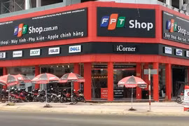 Thuế VAT giảm 2%, một mình cổ phiếu bán lẻ “vượt bão”