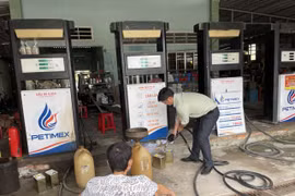 Cà Mau phạt 200 triệu đồng đối với doanh nghiệp bán xăng "kém" chất lượng