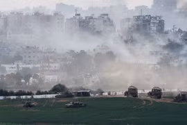 Israel dàn trận xe tăng chuẩn bị bao vây Thành phố Gaza