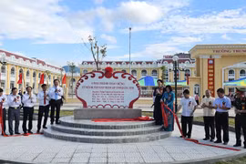 Bài 6: Nhân dân Hạnh phúc - Đích cuối của sự phát triển