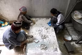 Làng nghề làm chè lam Thạch Xá tất bật vụ Tết