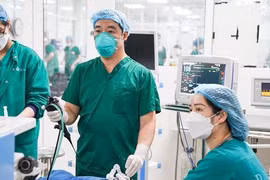 Liên tiếp 3 trẻ nhỏ bị hóc hạt lạc phải nhập viện cấp cứu
