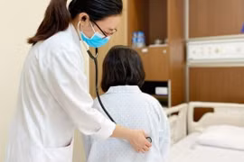 Nữ bệnh nhân 17 tuổi suýt tử vong vì sốc sốt xuất huyết