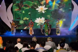 Nhiều hoạt động hấp dẫn trong Ngày hội tôn vinh đặc sản và thương hiệu sen Huế