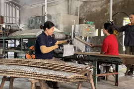 Làng nghề “ăn nắng”
