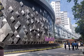 G. l bị ngăn chặn bàn giao căn hộ