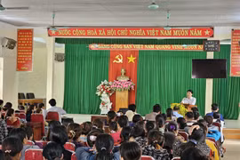 Đối thoại với người dân về khúc mắc trong đầu tư xây dựng Cảng Long Sơn (Thanh Hoá)