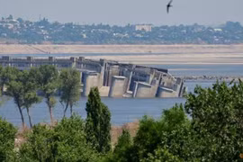 Nga ngăn Ukraine vượt sông Dnipro, tiếp tục tấn công thị trấn Avdiivka