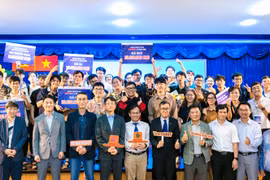 Hanwha Life Việt Nam đồng hành cuộc thi điều khiển Robot CoPlay with UIT 2023